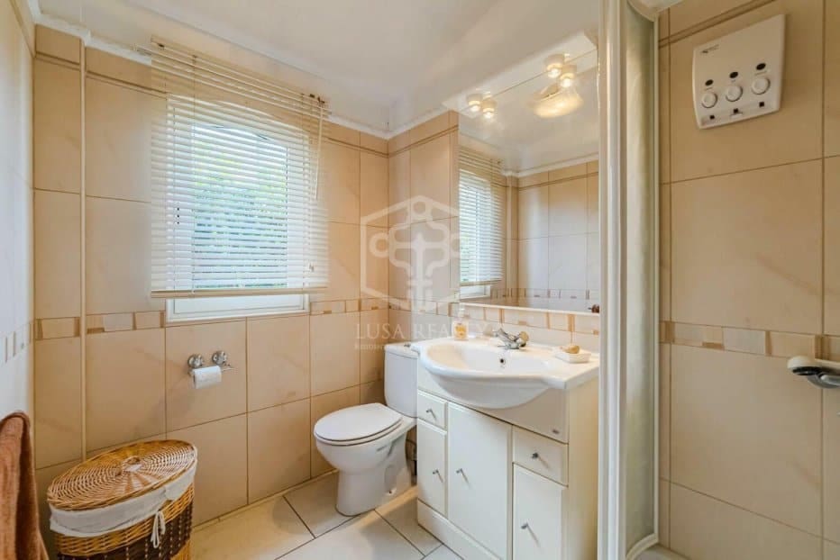 5 bedroom Villa for sale in Arona - € 800,000 (Ref: 9211399)