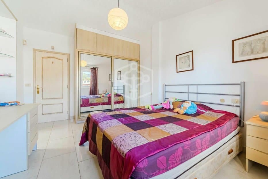 5 bedroom Villa for sale in Arona - € 800,000 (Ref: 9211399)