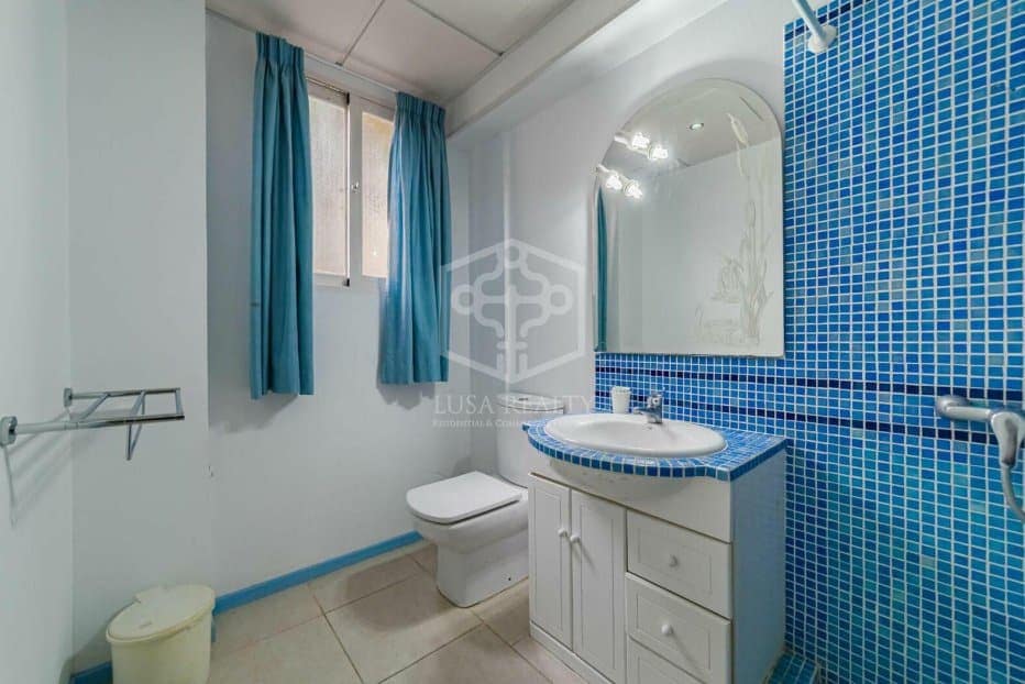 5 bedroom Villa for sale in Arona - € 800,000 (Ref: 9211399)