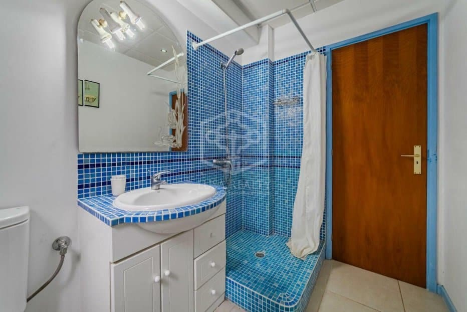 5 bedroom Villa for sale in Arona - € 800,000 (Ref: 9211399)