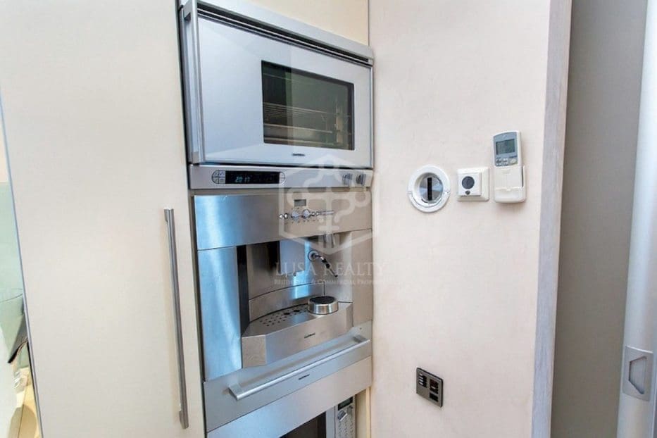 3 quarto Penthouse para venda em Gava com piscina - 1 450 000 € (Ref: 9219250)