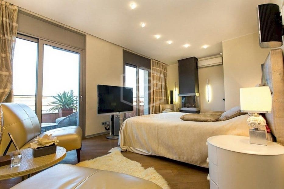 3 quarto Penthouse para venda em Gava com piscina - 1 450 000 € (Ref: 9219250)