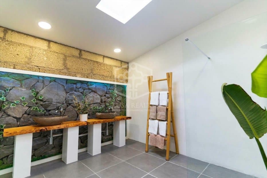 3 slaapkamer Huis te koop in Adeje - € 1.190.000 (Ref: 9267770)