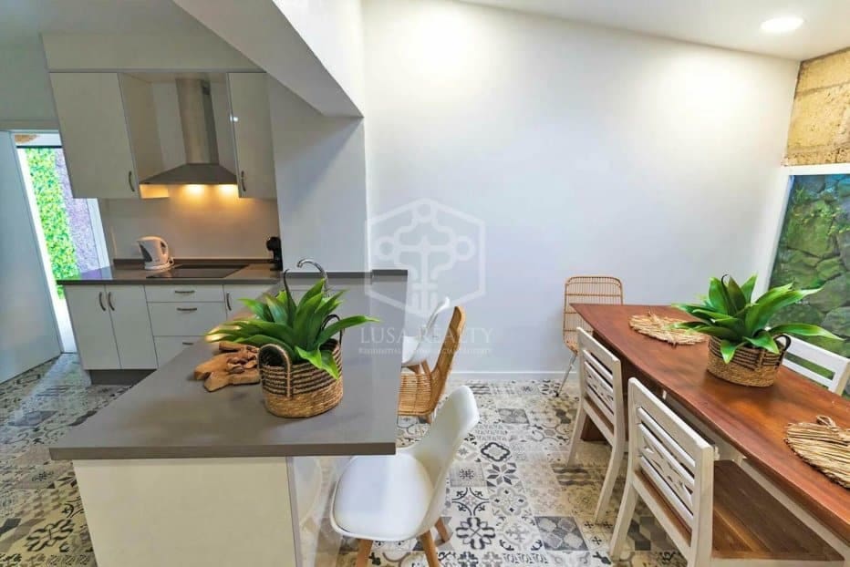 3 slaapkamer Huis te koop in Adeje - € 1.190.000 (Ref: 9267770)