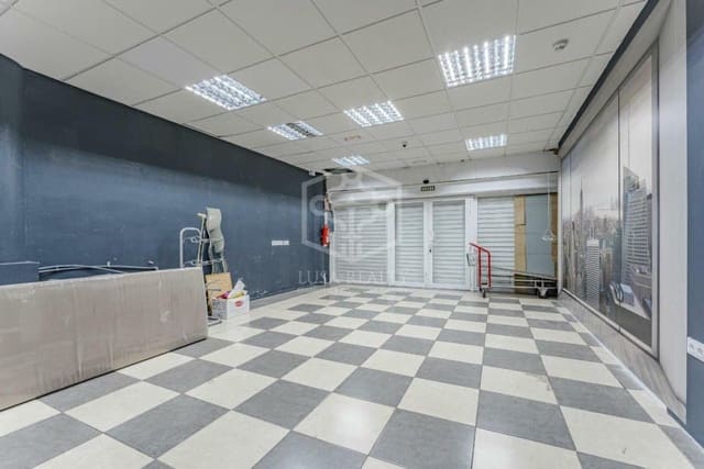 Local Commercial à vendre à Playa de las Americas, Arona - 998 000 € (Ref: 9267772)