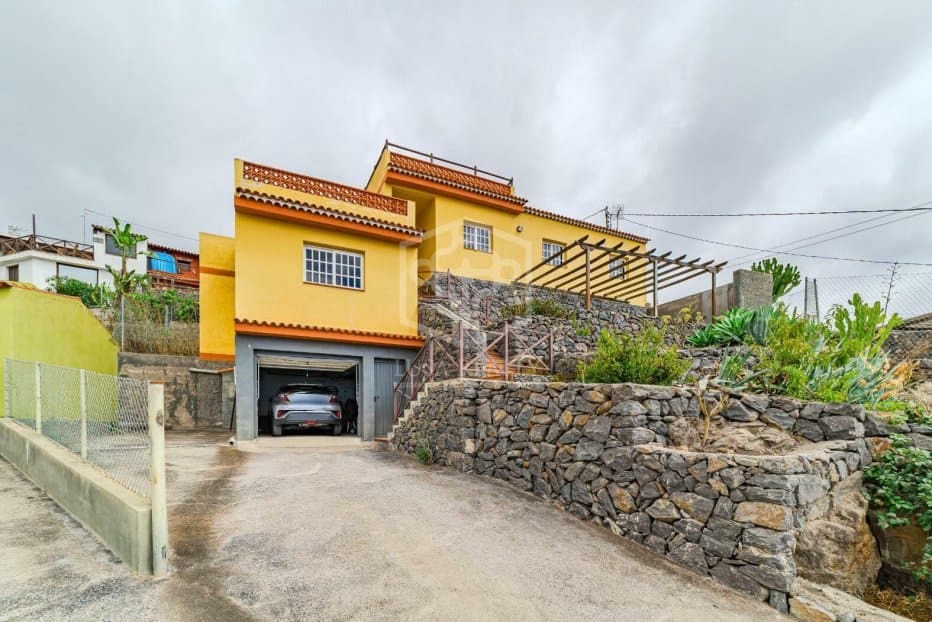 4 soveværelse Villa til salg i Guia de Isora - € 849.000 (Ref: 9307106)