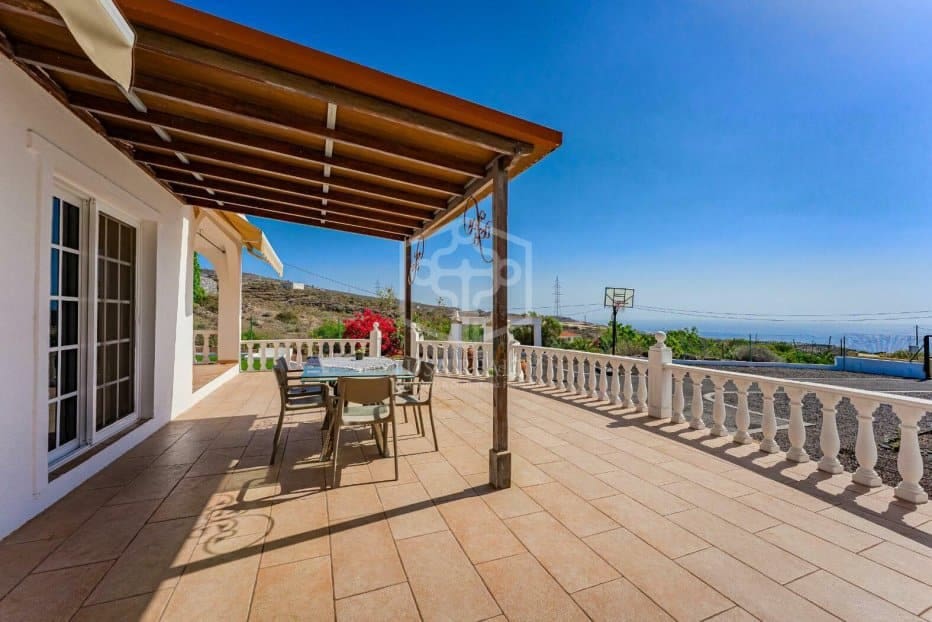 5 camera da letto Villa in vendita in Guia de Isora - 977.000 € (Rif: 9325431)