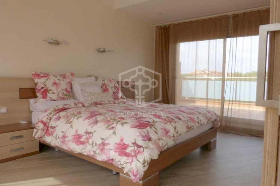 5 sypialnia Dom na sprzedaż w Gava z garażem - 1 490 000 € (Ref: 9352100)