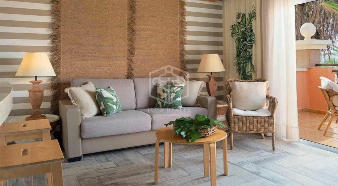 4 soverom Villa til salgs i Arona - € 1 800 000 (Ref: 9394392)