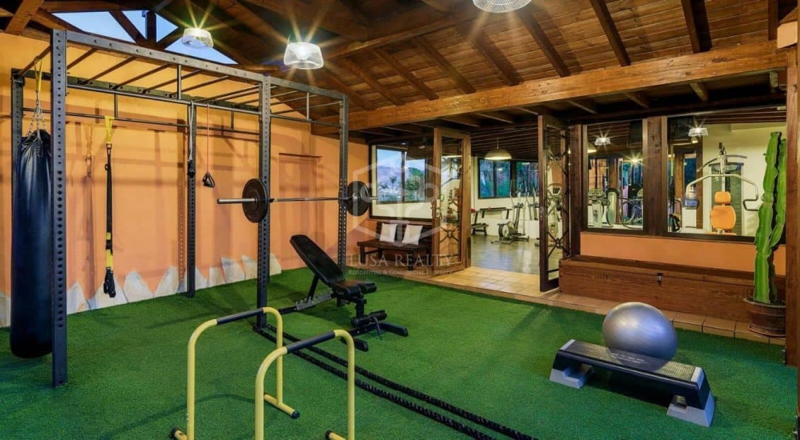 4 soverom Villa til salgs i Arona - € 1 800 000 (Ref: 9394392)