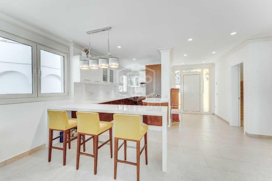 Chalet de 4 habitaciones en Adeje en venta - 5.500.000 € (Ref: 9450841)