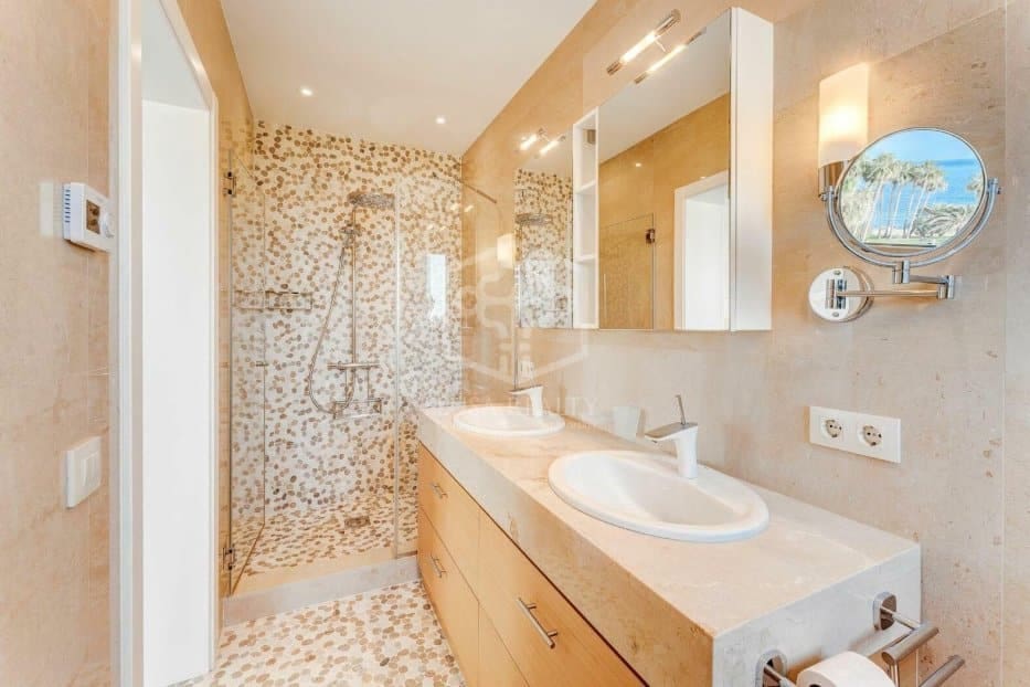 Chalet de 4 habitaciones en Adeje en venta - 5.500.000 € (Ref: 9450841)