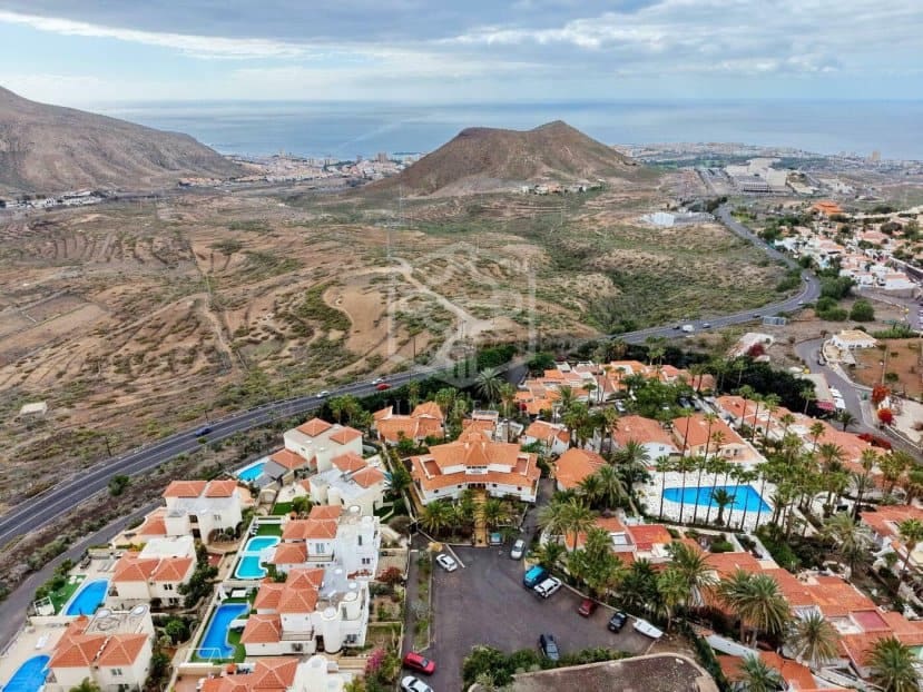 27 sovrum Kommersiell till salu i Arona - 3 500 000 € (Ref: 9450842)