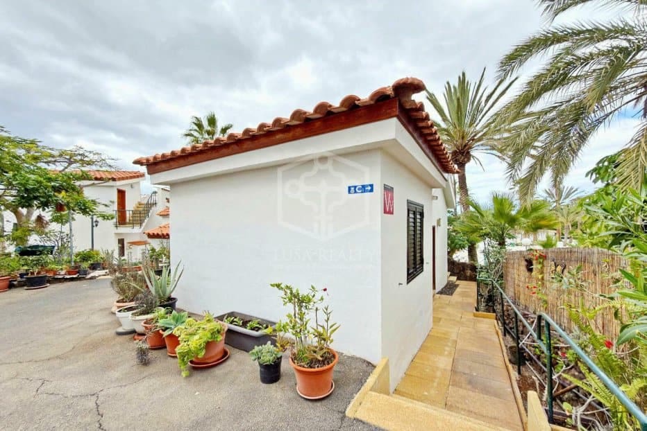 27 sovrum Kommersiell till salu i Arona - 3 500 000 € (Ref: 9450842)