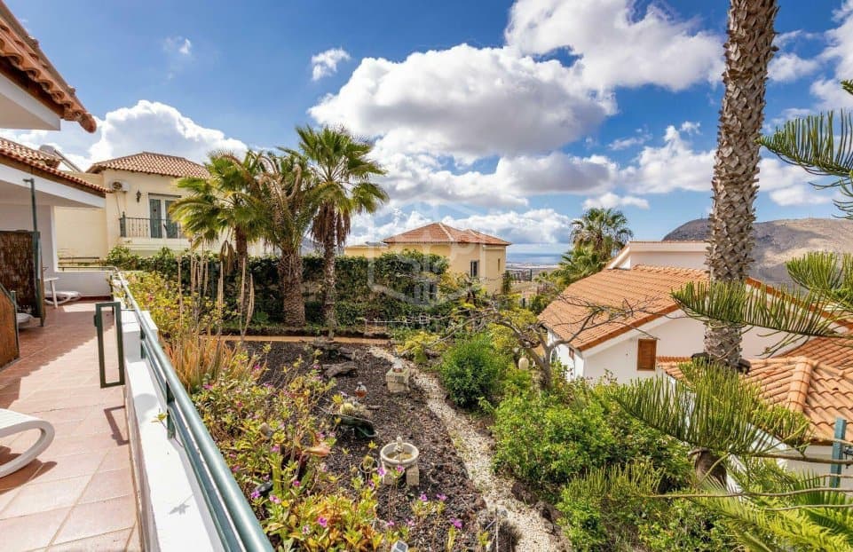 27 sovrum Kommersiell till salu i Arona - 3 500 000 € (Ref: 9450842)