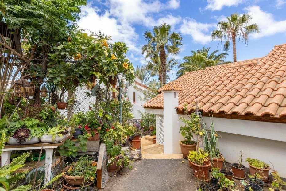 27 sovrum Kommersiell till salu i Arona - 3 500 000 € (Ref: 9450842)