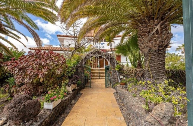 27 soveværelse Erhverv til salg i Chayofa, Arona - € 3.500.000 (Ref: 9450842)