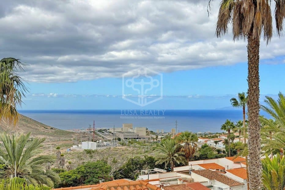 27 sovrum Kommersiell till salu i Arona - 3 500 000 € (Ref: 9450842)