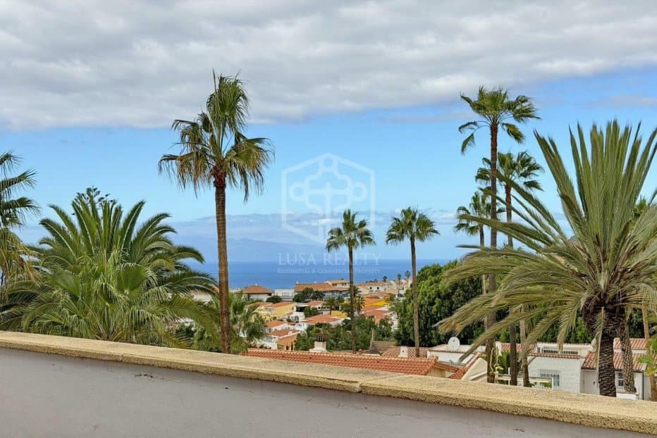 27 sovrum Kommersiell till salu i Arona - 3 500 000 € (Ref: 9450842)