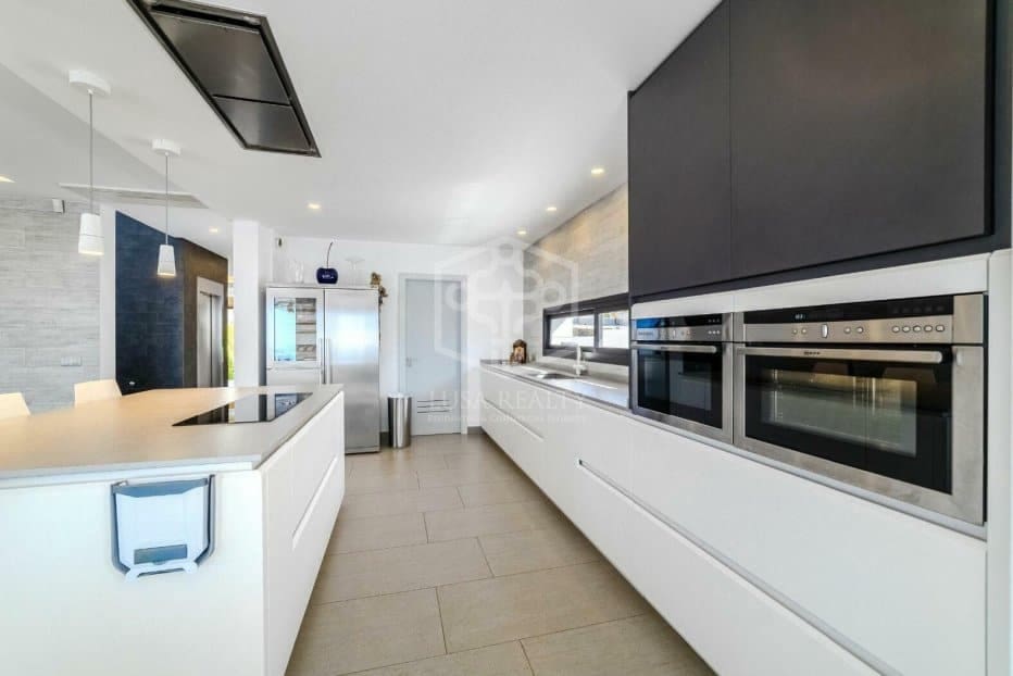 5 soverom Villa til salgs i Adeje - € 2 950 000 (Ref: 9450843)