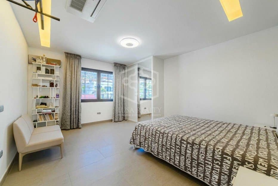 5 soverom Villa til salgs i Adeje - € 2 950 000 (Ref: 9450843)