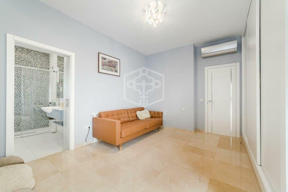 5 bedroom Villa for sale in Adeje - € 2,300,000 (Ref: 9500333)