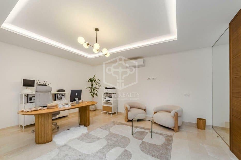 5 bedroom Villa for sale in Adeje - € 2,300,000 (Ref: 9500333)