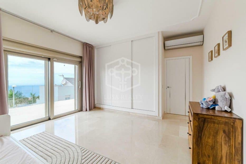 5 bedroom Villa for sale in Adeje - € 2,300,000 (Ref: 9500333)