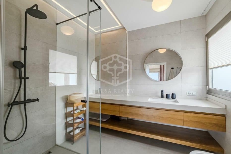 5 bedroom Villa for sale in Adeje - € 2,300,000 (Ref: 9500333)