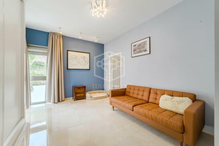 5 bedroom Villa for sale in Adeje - € 2,300,000 (Ref: 9500333)