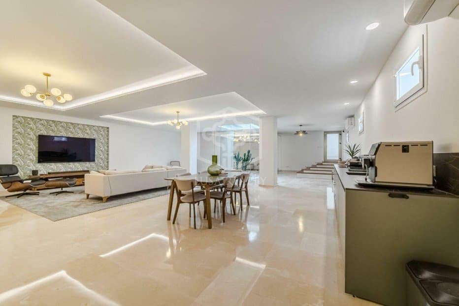 5 bedroom Villa for sale in Adeje - € 2,300,000 (Ref: 9500333)