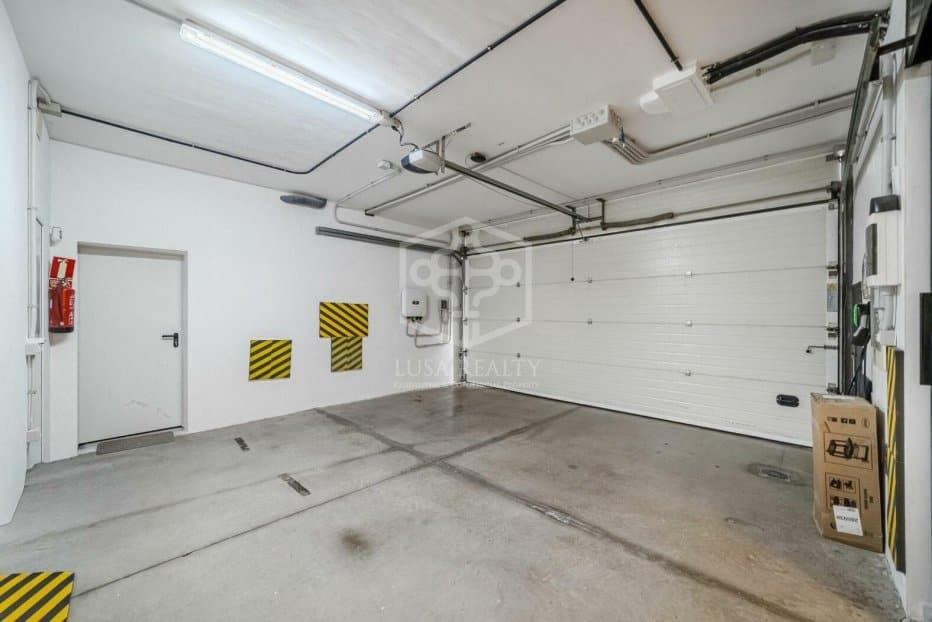 5 bedroom Villa for sale in Adeje - € 2,300,000 (Ref: 9500333)