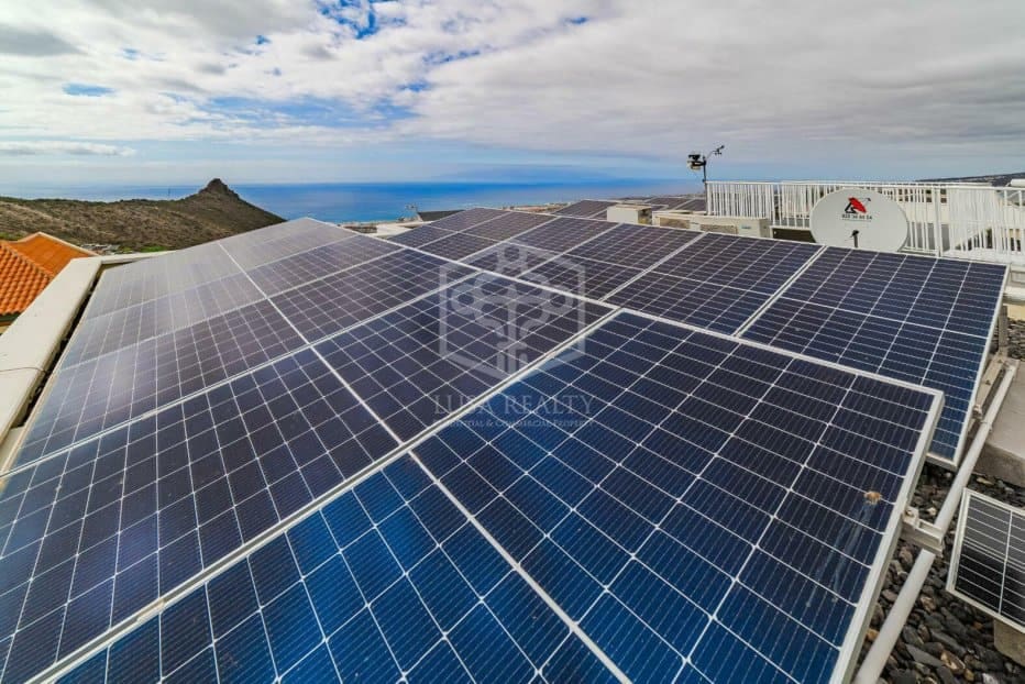 5 bedroom Villa for sale in Adeje - € 2,300,000 (Ref: 9500333)