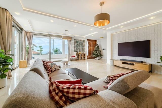 5 bedroom Villa for sale in Torviscas Centro y Alto, Adeje - € 2,300,000 (Ref: 9500333)