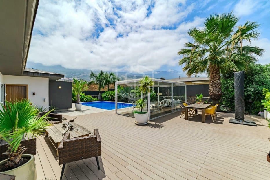 4 bedroom Villa for sale in La Orotava - € 1,270,000 (Ref: 9500334)