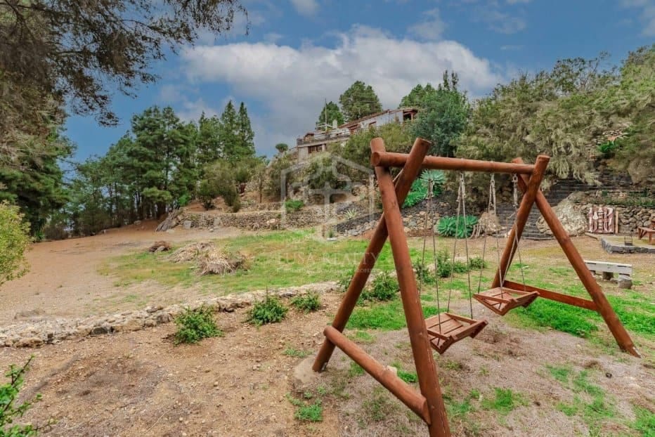 4 bedroom Villa for sale in Icod de los Vinos - € 950,000 (Ref: 9500336)