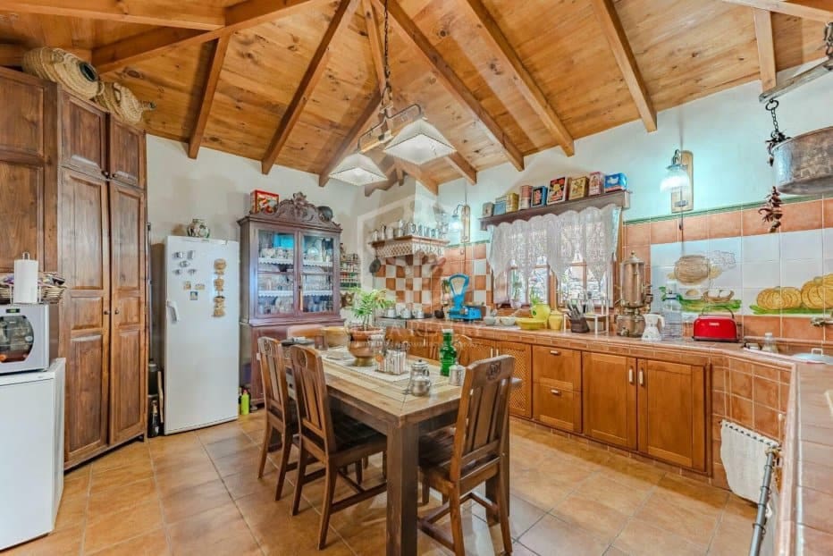 4 bedroom Villa for sale in Icod de los Vinos - € 950,000 (Ref: 9500336)