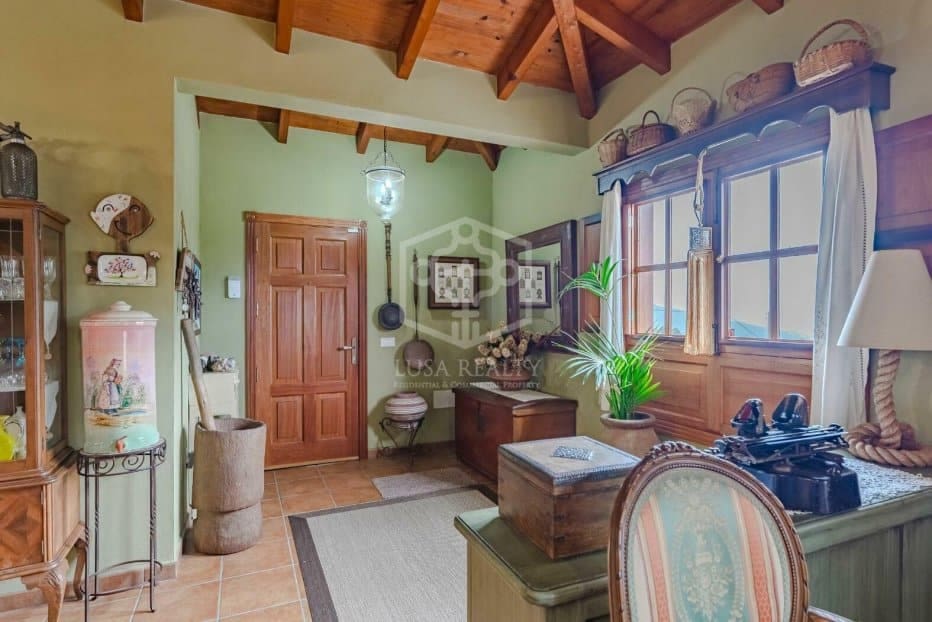 4 bedroom Villa for sale in Icod de los Vinos - € 950,000 (Ref: 9500336)