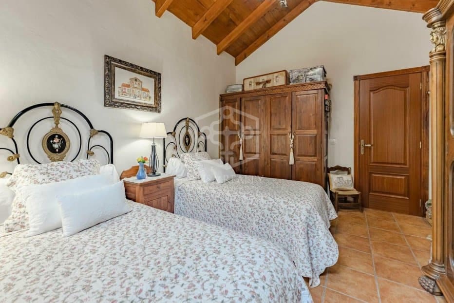 4 bedroom Villa for sale in Icod de los Vinos - € 950,000 (Ref: 9500336)