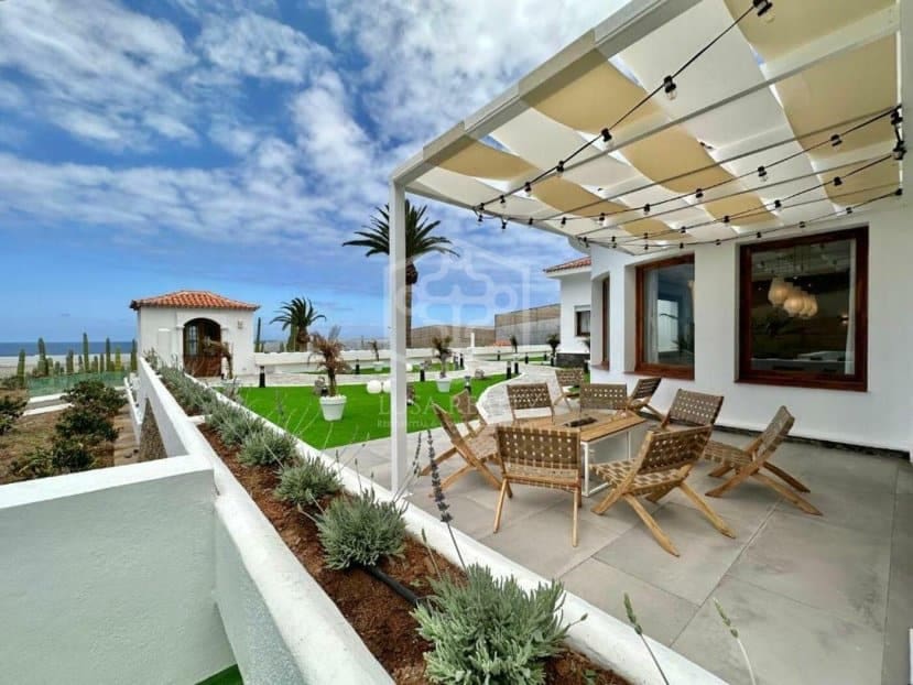 8 bedroom Villa for sale in Buenavista del Norte - € 3,700,000 (Ref: 9522823)