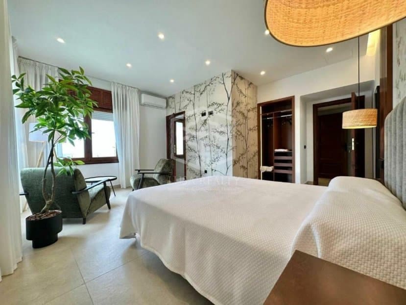 8 bedroom Villa for sale in Buenavista del Norte - € 3,700,000 (Ref: 9522823)