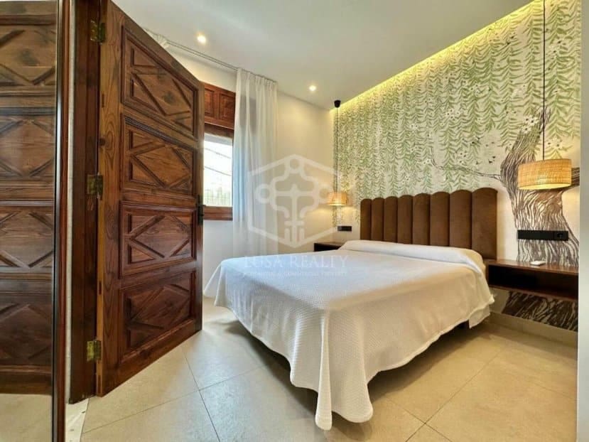 8 bedroom Villa for sale in Buenavista del Norte - € 3,700,000 (Ref: 9522823)