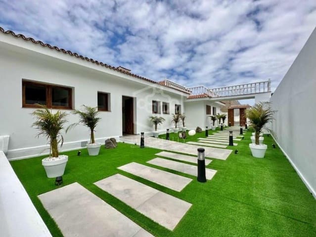 8 bedroom Villa for sale in Buenavista del Norte - € 3,700,000 (Ref: 9522823)