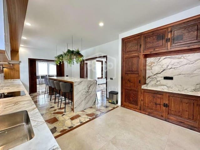 8 bedroom Villa for sale in Buenavista del Norte - € 3,700,000 (Ref: 9522823)