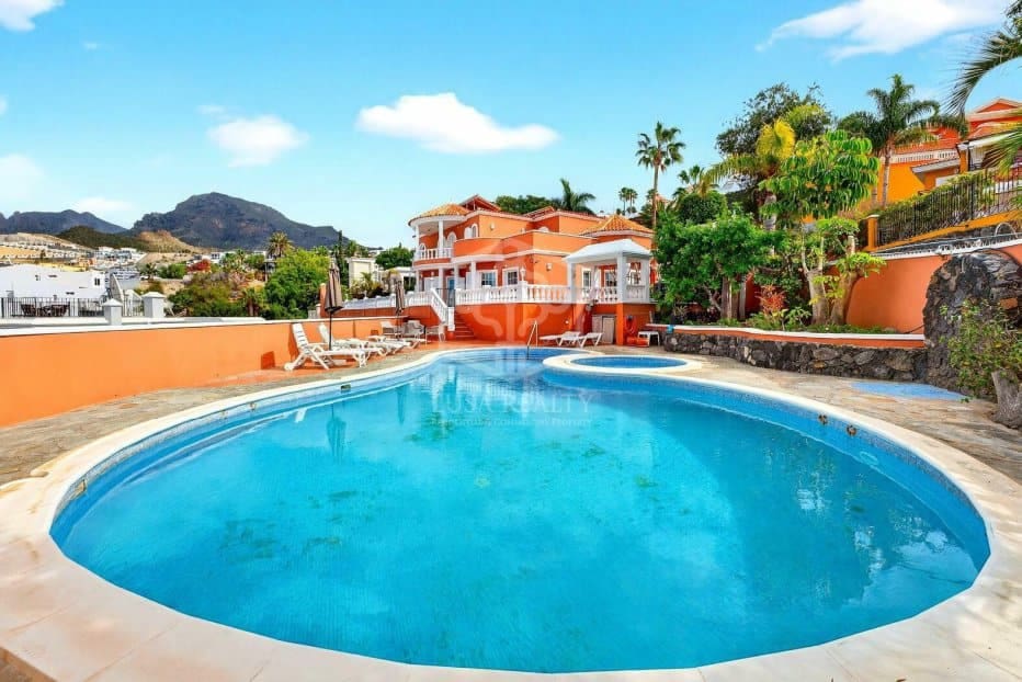 5 Zimmer Villa zu verkaufen in Adeje - 2.500.000 € (Ref: 9522824)