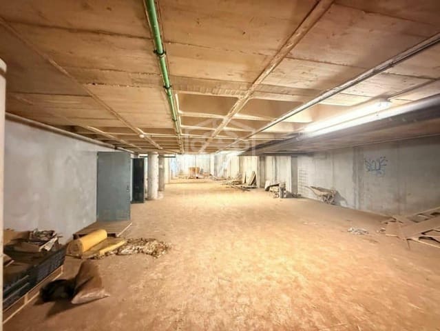 Commercial for sale in San Cristóbal de La Laguna - € 4,400,000 (Ref: 9581394)