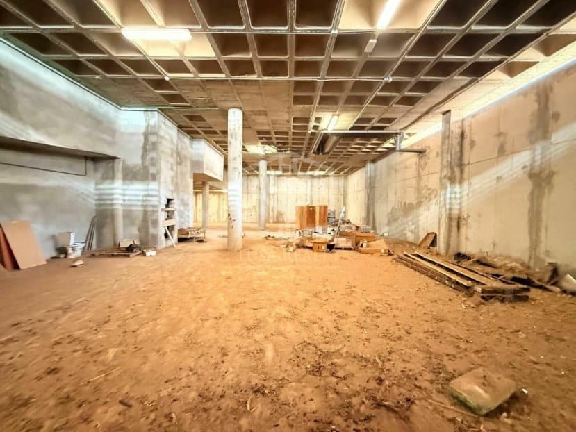 Commercial for sale in San Cristobal de La Laguna - € 4,400,000 (Ref: 9581394)