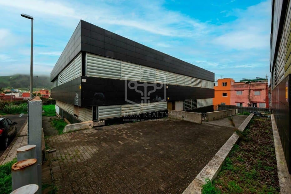 Commercial for sale in San Cristobal de La Laguna - € 4,400,000 (Ref: 9581394)