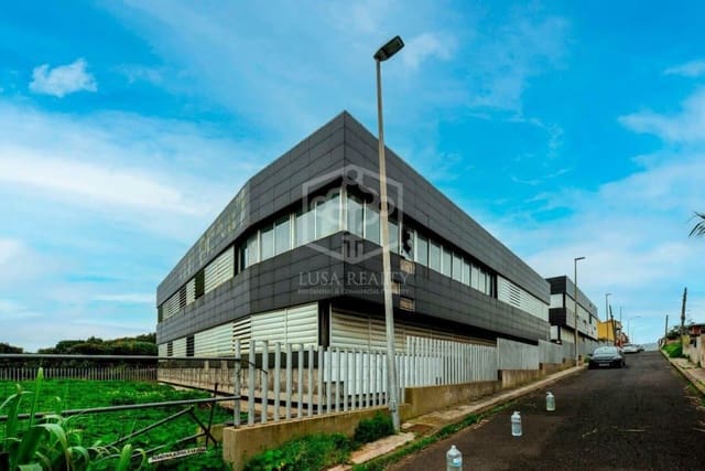 Commercial for sale in San Cristóbal de La Laguna - € 4,400,000 (Ref: 9581394)