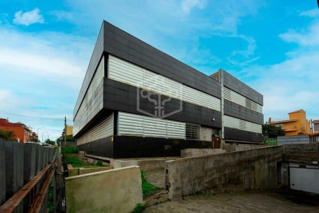 Commercial for sale in San Cristóbal de La Laguna - € 4,400,000 (Ref: 9581394)